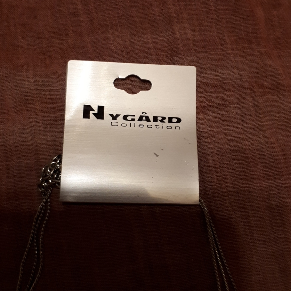 Neclace - Picture 3 of 4
